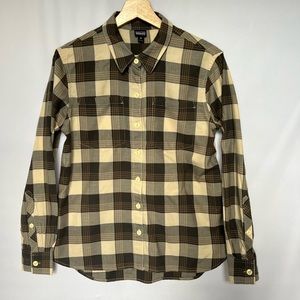 (2) Lot set of 2 Patagonia button down shirts XS SET OF two
